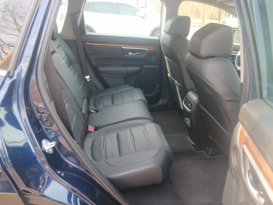 혼다 뉴 CR-V 하이브리드 2열. 이상현 기자